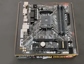 GIGABYTE B450M DS3H