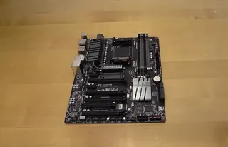 GIGABYTE GA 990FXA UD3