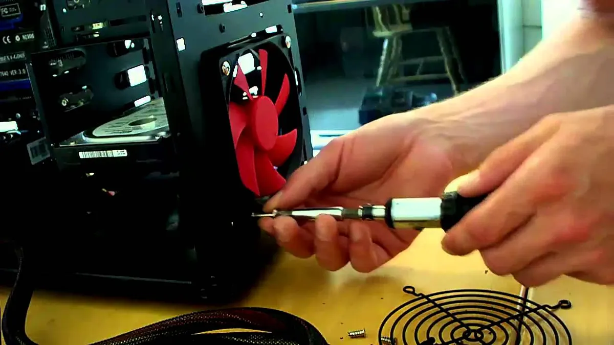 Screw The Fan Properly!